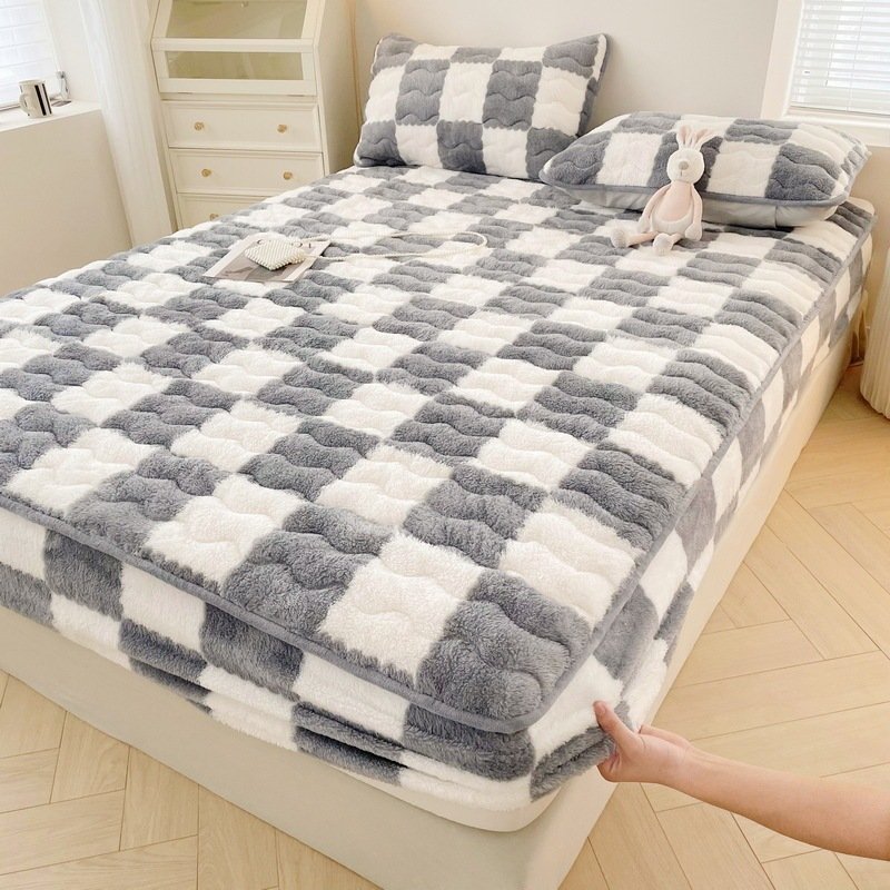 Arctic Velvet Bedsheet Checkerboard Pattern Soy Antibacterial Sliding Bedsheet - Image 3