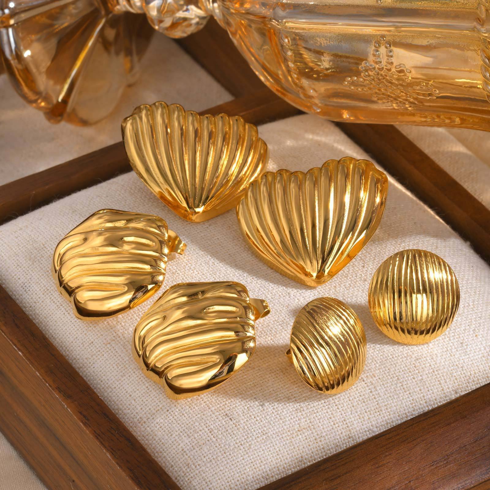 Gold Oval Earrings Retro Style