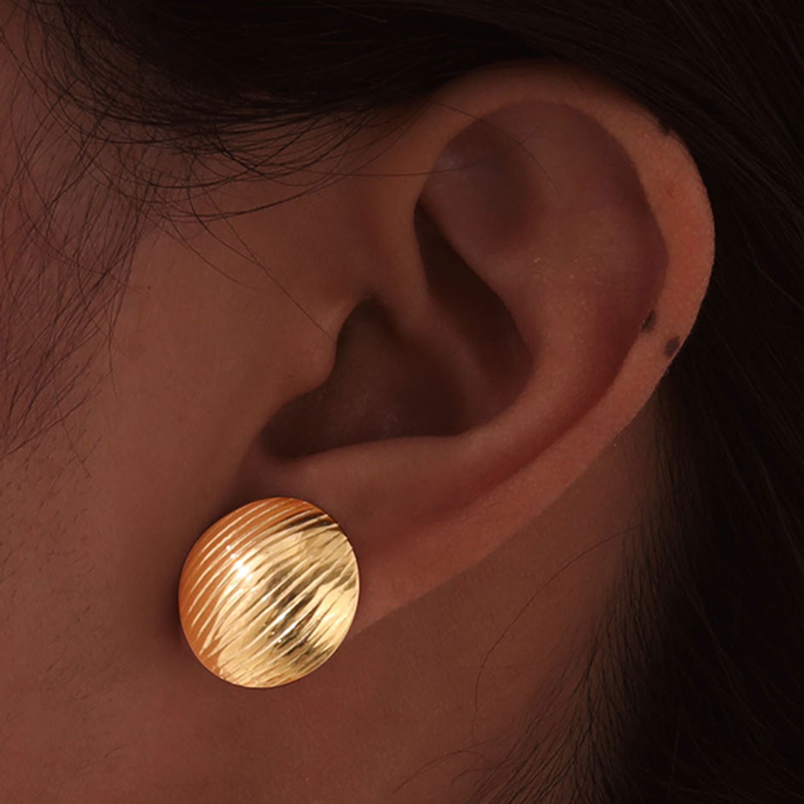 Gold Oval Earrings Retro Style - Image 2