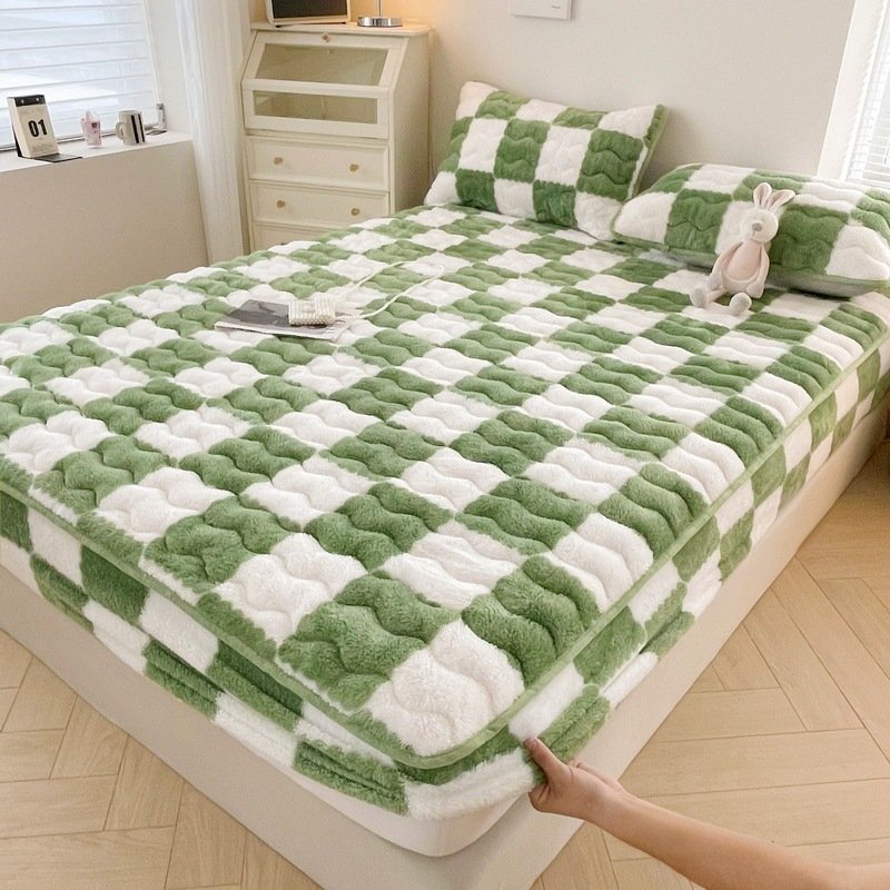 Arctic Velvet Bedsheet Checkerboard Pattern Soy Antibacterial Sliding Bedsheet - Image 4